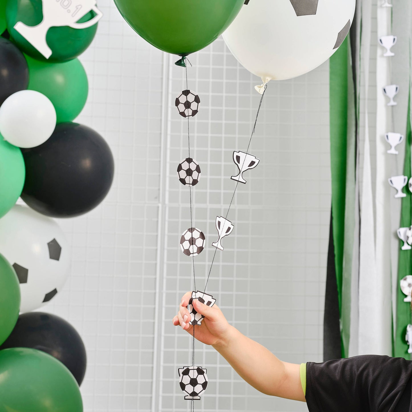Balloon Tails - Football